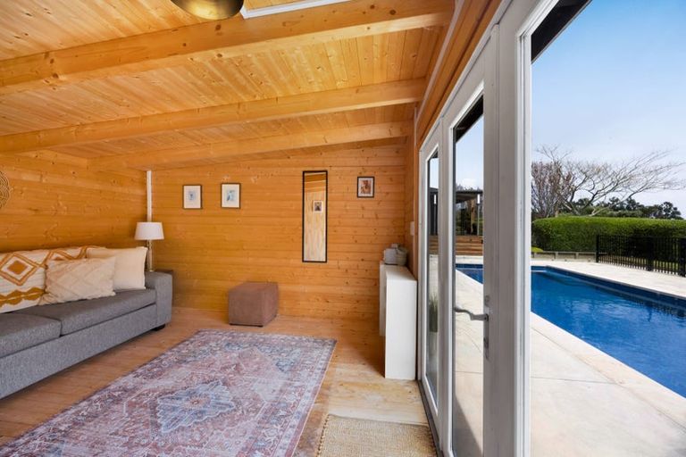 Photo of property in 104 Pitt Road, Hillsborough, New Plymouth, 4372