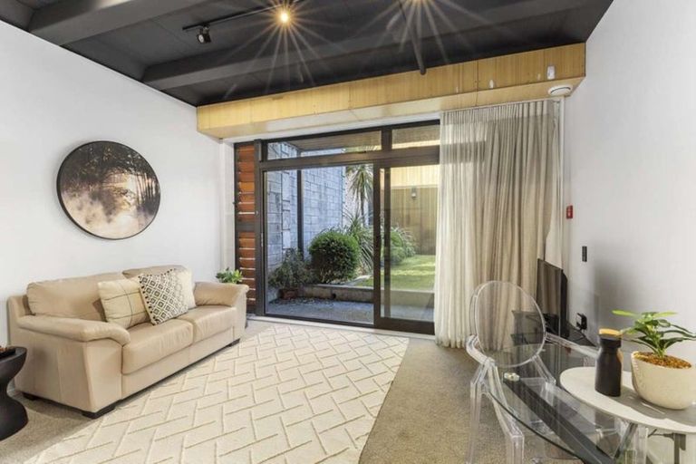 Photo of property in Vedado Apartments, 105/41u Hopper Street, Mount Cook, Wellington, 6011