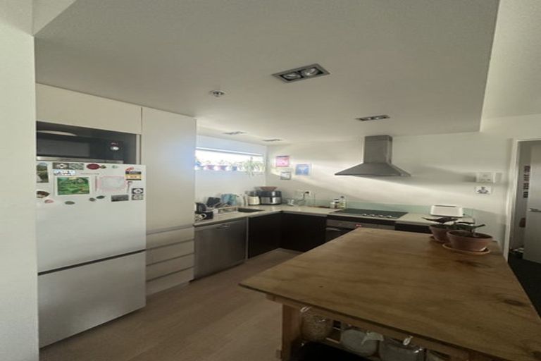 Photo of property in Revolucion Apartments, 402n/28 Torrens Terrace, Mount Cook, Wellington, 6011