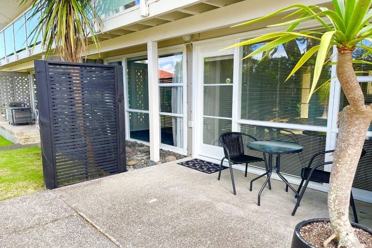 Photo of property in 7/77 Old Lake Road, Narrow Neck, Auckland, 0624