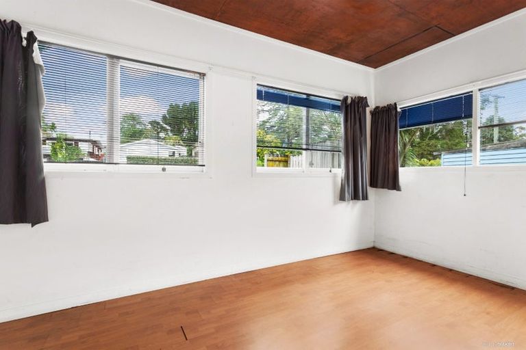 Photo of property in 46a Eskdale Road, Birkdale, Auckland, 0626