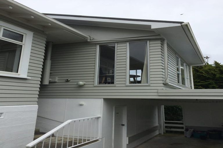 Photo of property in 11 Retter Street, Paparangi, Wellington, 6037