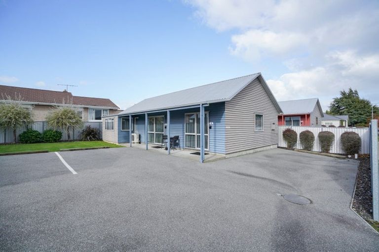 Photo of property in 8a-d Camden Street, Turnbull Thomson Park, Invercargill, 9810