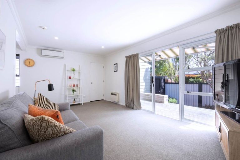 Photo of property in 2/12 Parker Avenue, New Lynn, Auckland, 0600