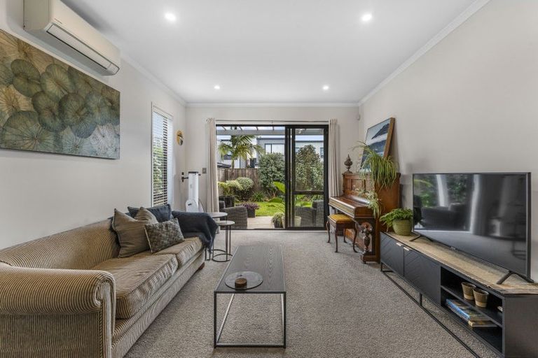 Photo of property in 13 Ian Morrison Road, Hobsonville, Auckland, 0616
