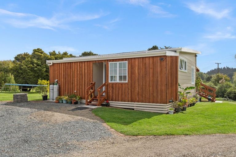 Photo of property in 6 Tavinor Road, Otaika, Whangarei, 0170