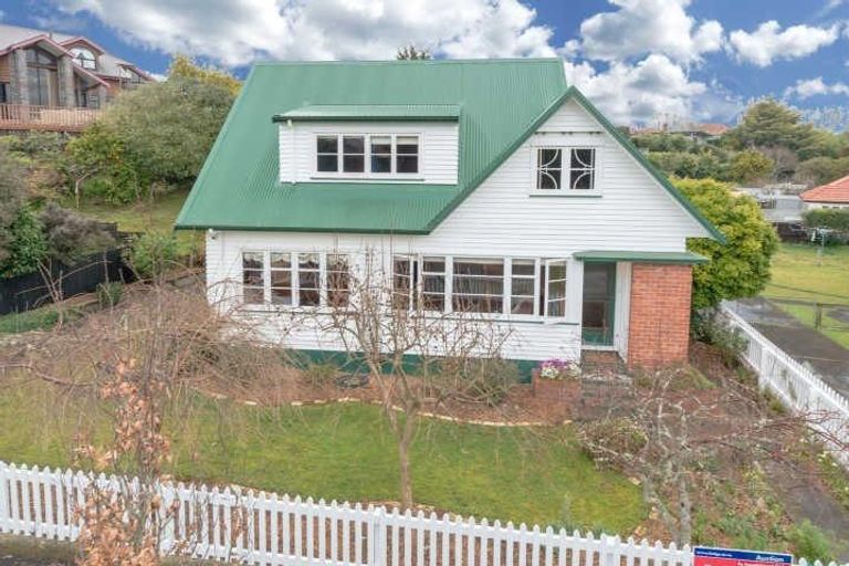 Photo of property in 1 Jellicoe Drive, Hamilton East, Hamilton, 3216