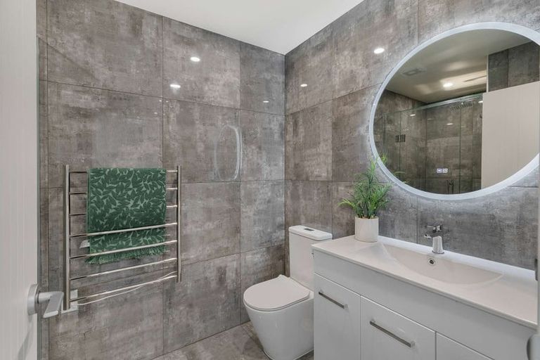 Photo of property in 3/68 Smythe Road, Henderson, Auckland, 0612