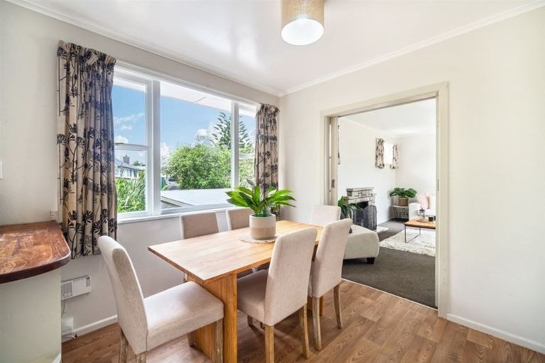 Photo of property in 1/14 Ozich Avenue, Te Atatu South, Auckland, 0610