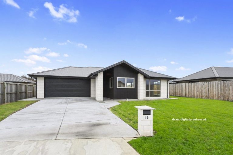 Photo of property in 18 Grey View Grove, Rangiora, 7400