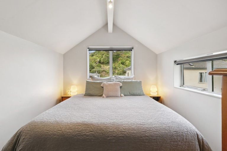 Photo of property in 16u3 Black Rock Road, Newlands, Wellington, 6037