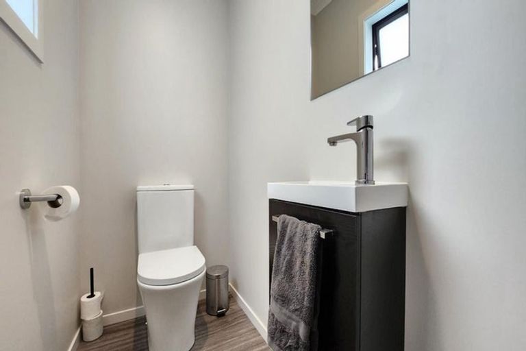 Photo of property in 24 Hokioi Drive, Kenepuru, Porirua, 5022