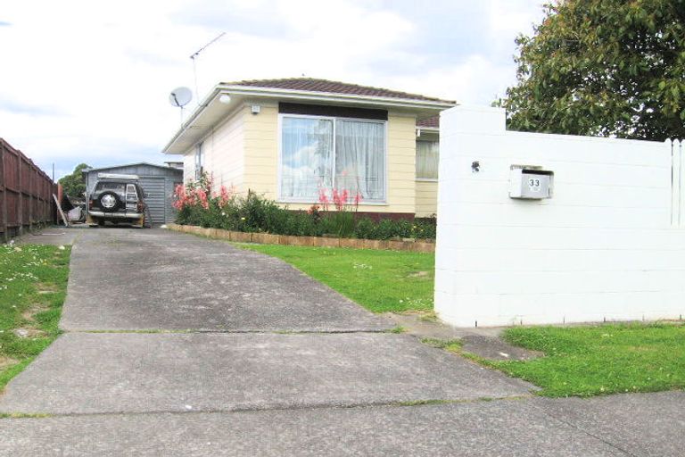 Photo of property in 33 Caringbah Drive, Papatoetoe, Auckland, 2025