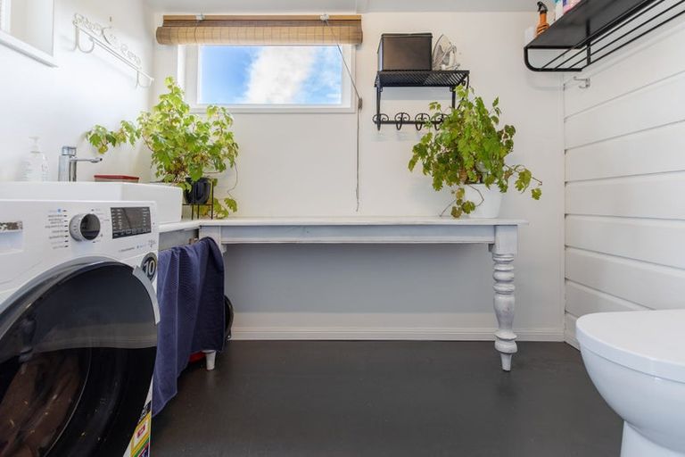 Photo of property in 13 Waverley Street, Waipawa, 4210