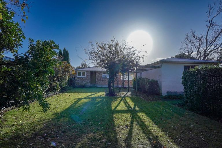 Photo of property in 6 Bond Street, Hokowhitu, Palmerston North, 4410