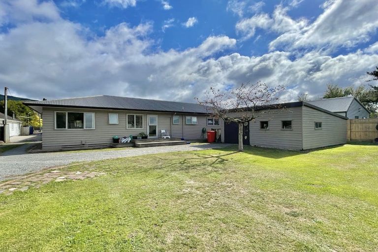 Photo of property in 250a Fergusson Drive, Heretaunga, Upper Hutt, 5018