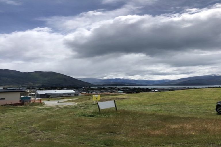 Photo of property in 12 Landsborough Lane, Wanaka, 9305