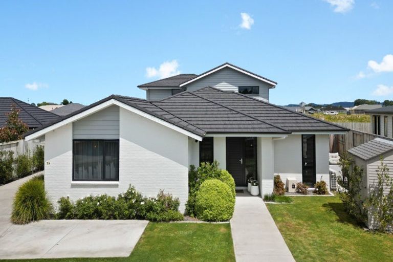 Photo of property in 3 Miharo Crescent, Flagstaff, Hamilton, 3210
