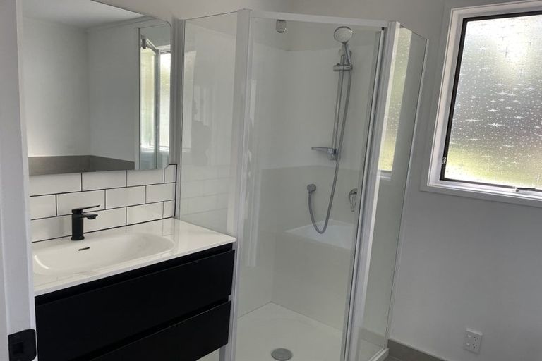 Photo of property in 1/24 Contessa Drive, Glenfield, Auckland, 0629