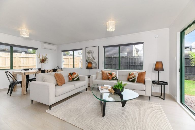 Photo of property in 43a Golf Road, New Lynn, Auckland, 0600