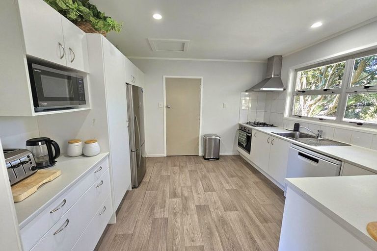 Photo of property in 235 Heta Road, Merrilands, New Plymouth, 4312