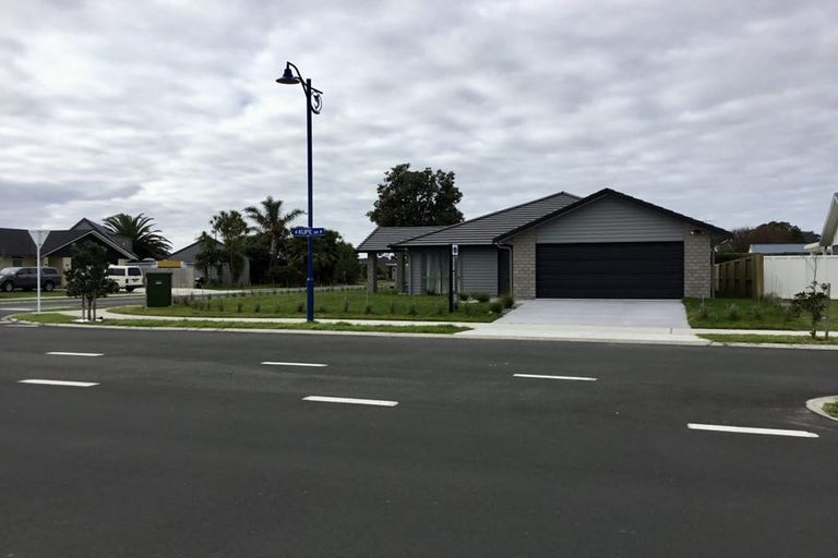 Photo of property in 96 Kupe Drive, Whitianga, 3510