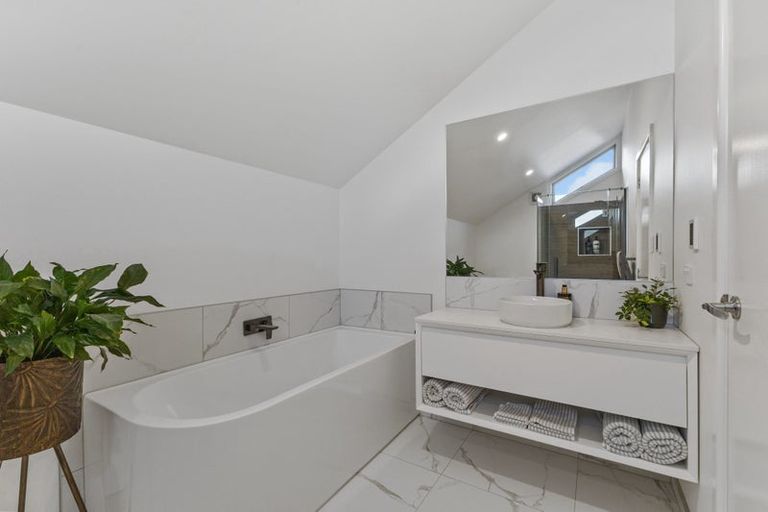 Photo of property in 250c Courtenay Street, Strandon, New Plymouth, 4312