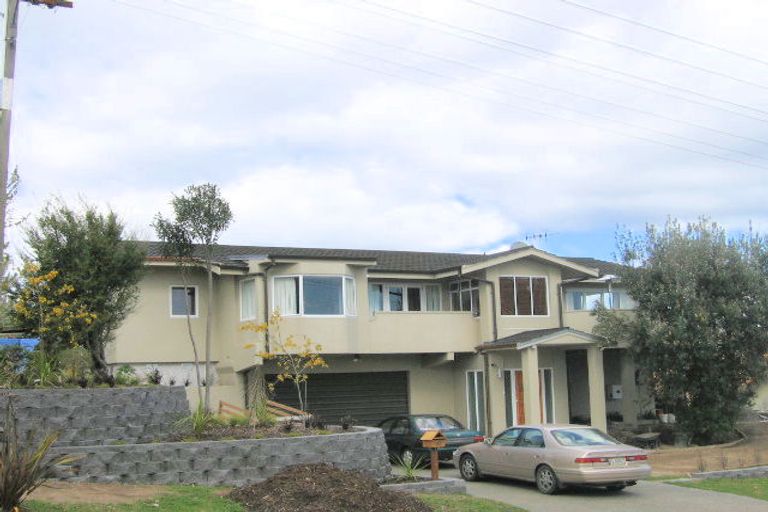 Photo of property in 35 Titoki Avenue, Waipahihi, Taupo, 3330