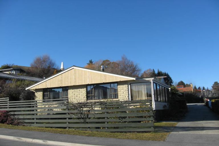 Photo of property in 4/32-38 Brownston Street, Wanaka, 9305