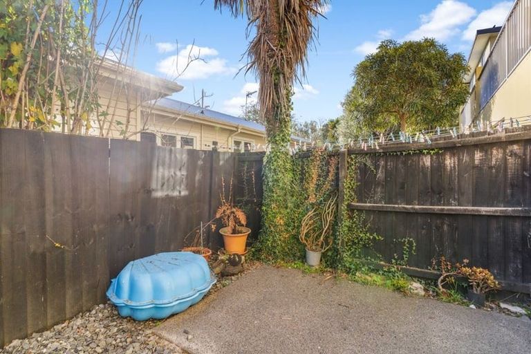 Photo of property in 2/54 Champion Street, Edgeware, Christchurch, 8013