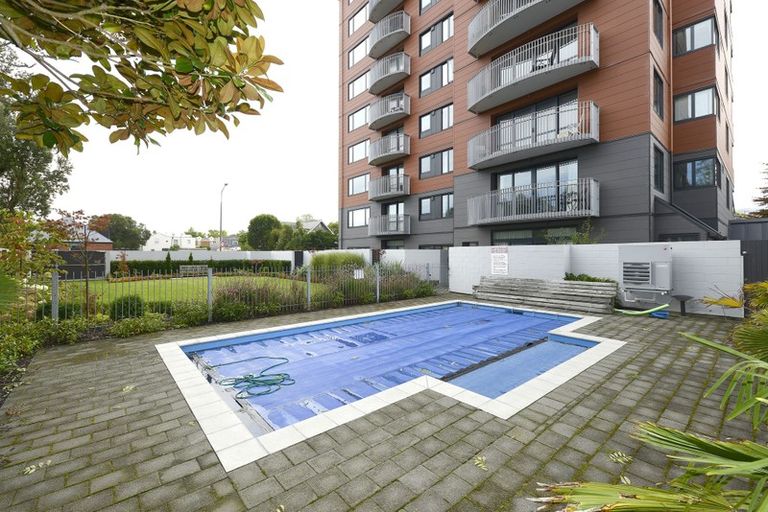 Photo of property in Gloucester Towers, 2/28 Gloucester Street, Christchurch Central, Christchurch, 8013