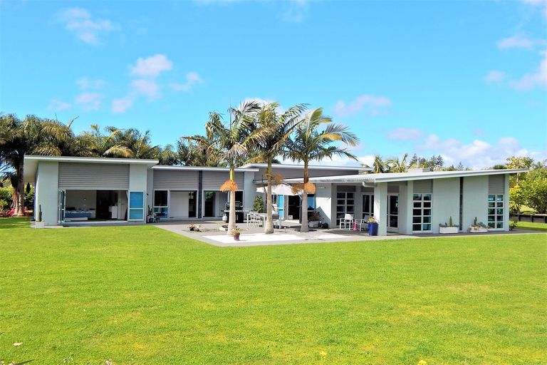 Photo of property in 1 Kotare Heights, Kerikeri, 0230