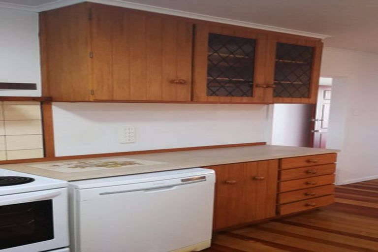 Photo of property in 50 Strid Road, Te Atatu South, Auckland, 0610