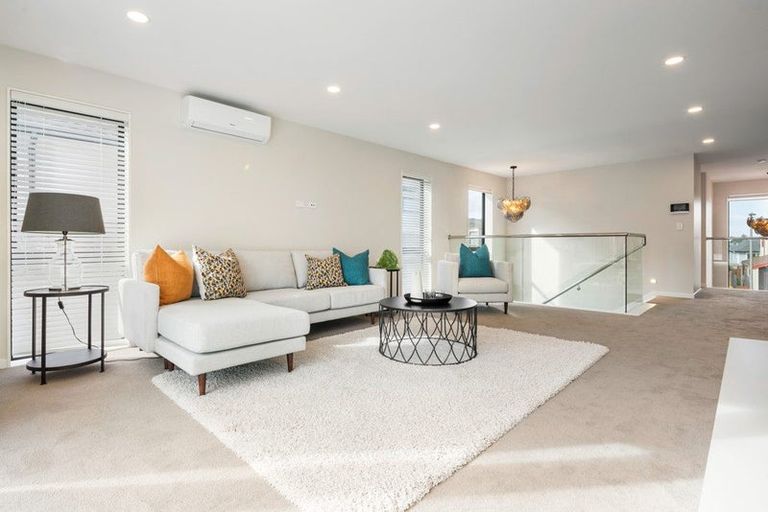 Photo of property in 8 Thomas Rielly Avenue, Hobsonville, Auckland, 0616