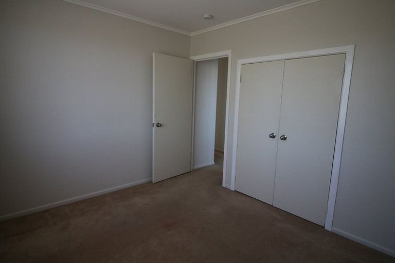 Photo of property in 20a Roberts Road, Te Atatu South, Auckland, 0610
