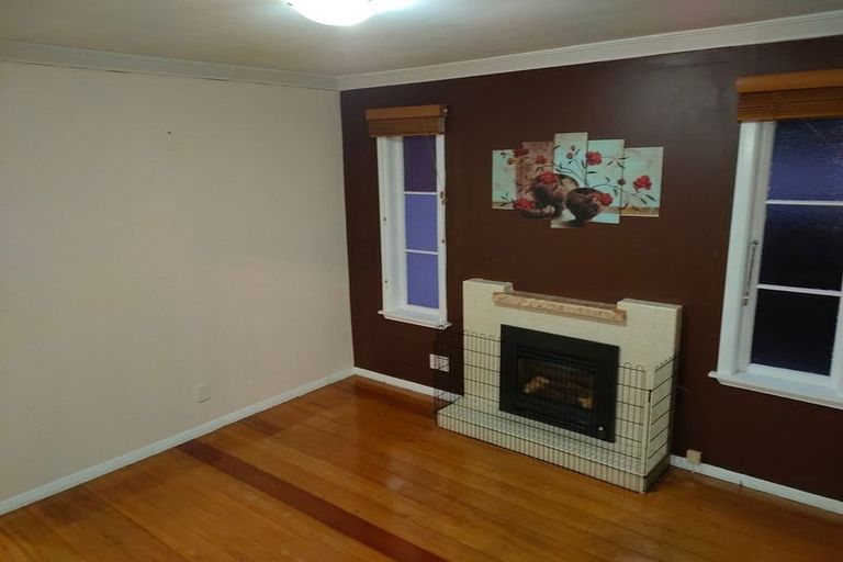 Photo of property in 36 Gibbons Street, Upper Hutt Central, Upper Hutt, 5018