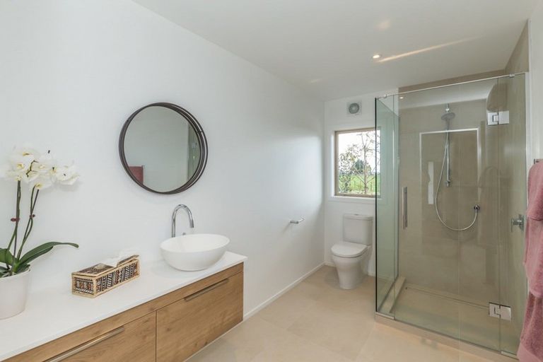 Photo of property in 435 Tararua Road, Levin, 5571