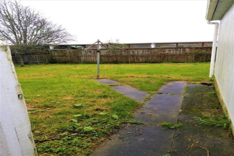 Photo of property in 48 Delta Avenue, New Lynn, Auckland, 0600