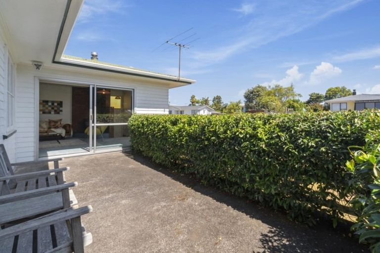 Photo of property in 11 Montmere Avenue, Te Atatu Peninsula, Auckland, 0610