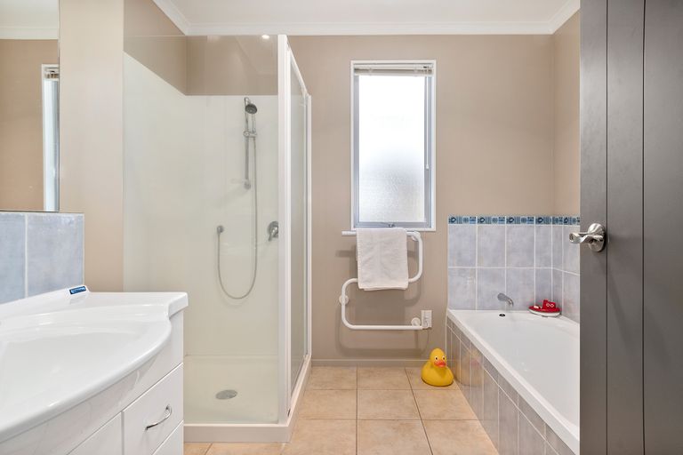 Photo of property in 12 Hazelnut Way, Bellevue, Tauranga, 3110