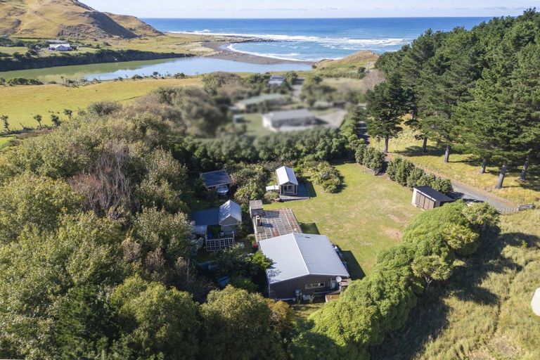 Photo of property in 645a Te Awaiti Road, Te Awaiti, Martinborough, 5782
