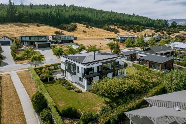 Photo of property in 47 Forest Heights, Wanaka, 9305