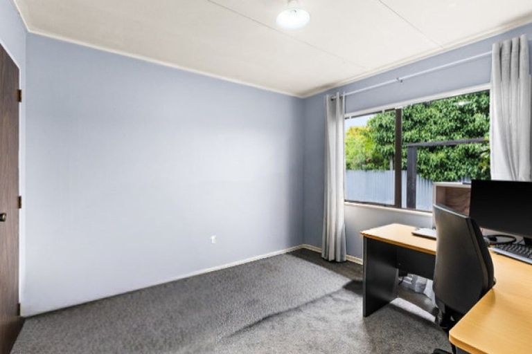 Photo of property in 1/114 Park Road South, Akina, Hastings, 4122