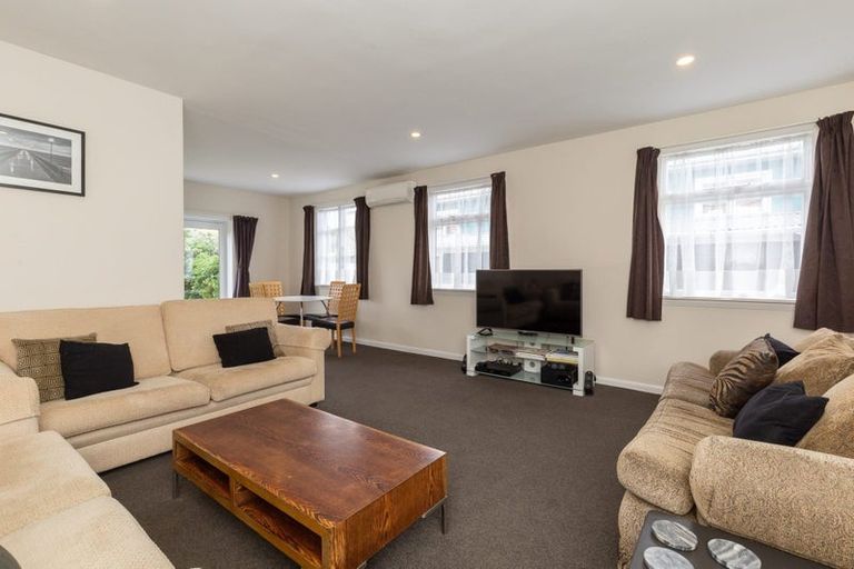 Photo of property in 154 Marine Parade, New Brighton, Christchurch, 8083
