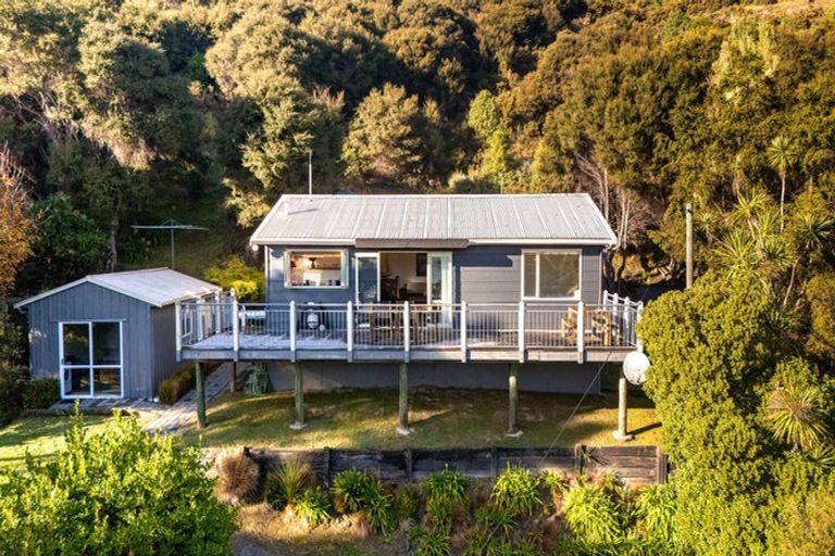 Photo of property in 20 Quail Crescent, Takamatua, 7581