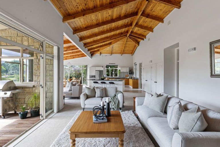 Photo of property in 9 Lakeside Drive, Orewa, 0931