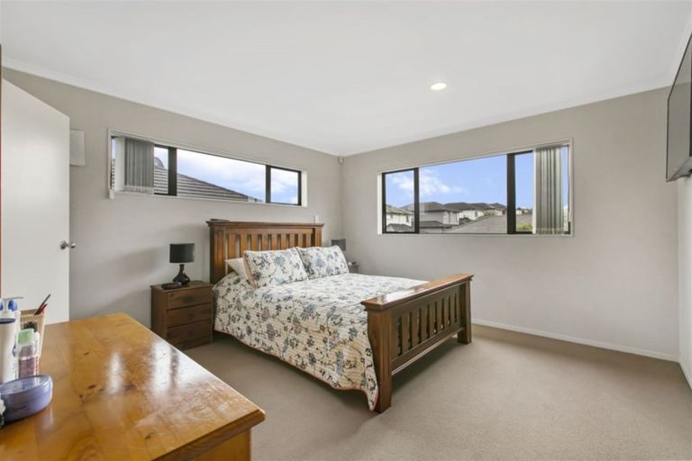 Photo of property in 24 Sarteano Drive, Manurewa, Auckland, 2105