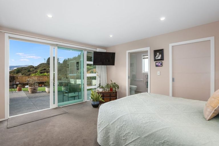 Photo of property in 61 James Cook Drive, Whitby, Porirua, 5024