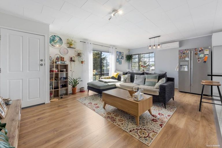 Photo of property in 9 Riserra Drive, Ranui, Auckland, 0612