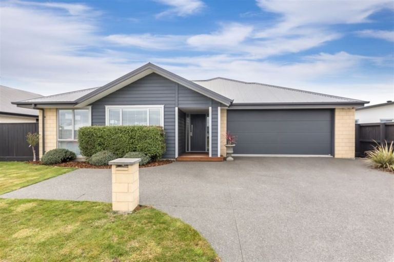 Photo of property in 14 Park Lane, Rolleston, 7614